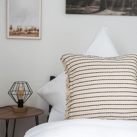 1-4 Gaeste Wohnung W-Lan, Netflix, Amazon, Parken, Arbeitsplatz, 24H Check In ,Vollausgestattet Kueche, Handtuecher Seife U,V,M Fuer Geschaeftsreisende, Paare, Familien , Даттельн Экстерьер фото